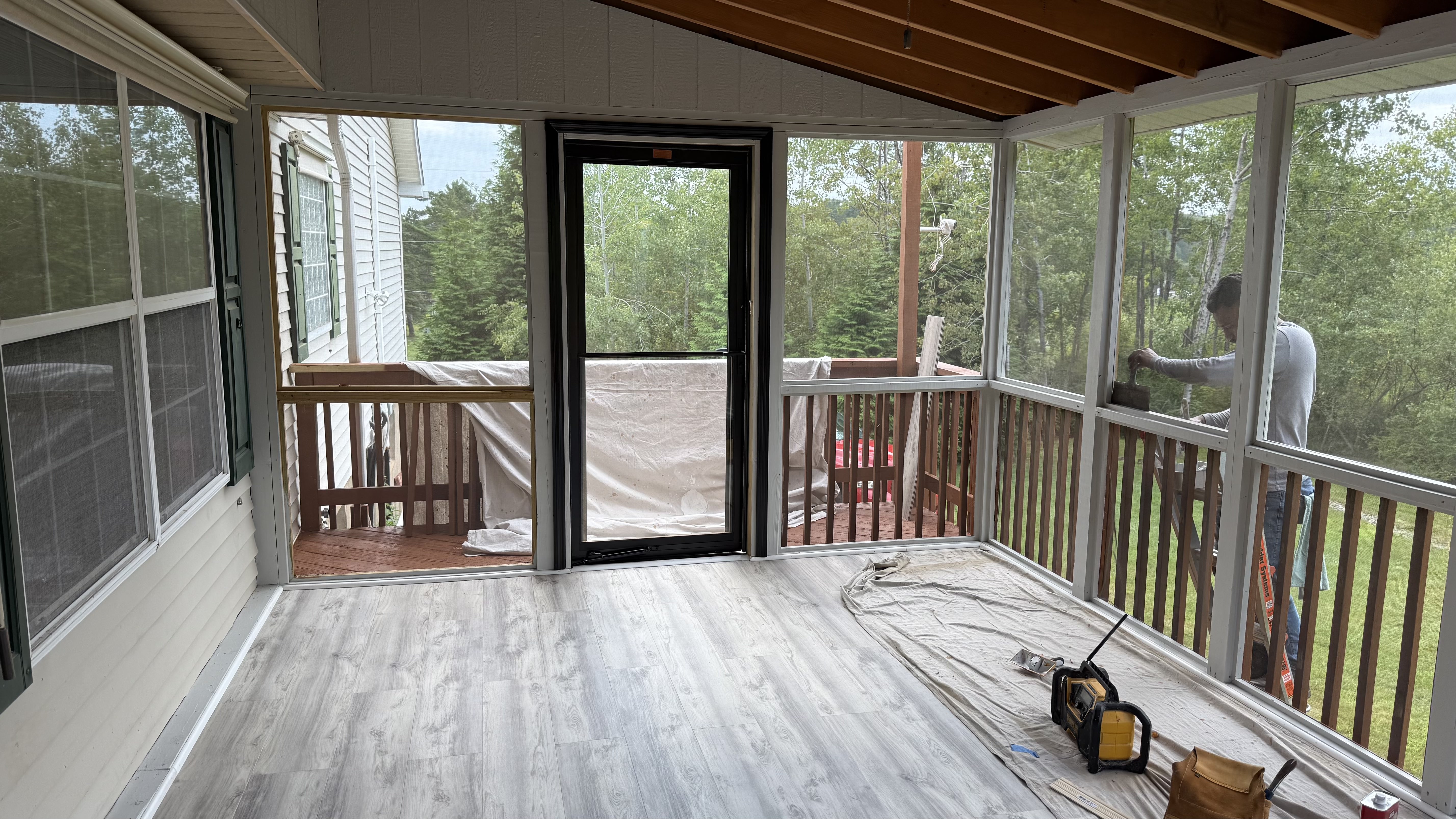 Screenroom Hamlock Farms —12x20 Screen room with black and white triming