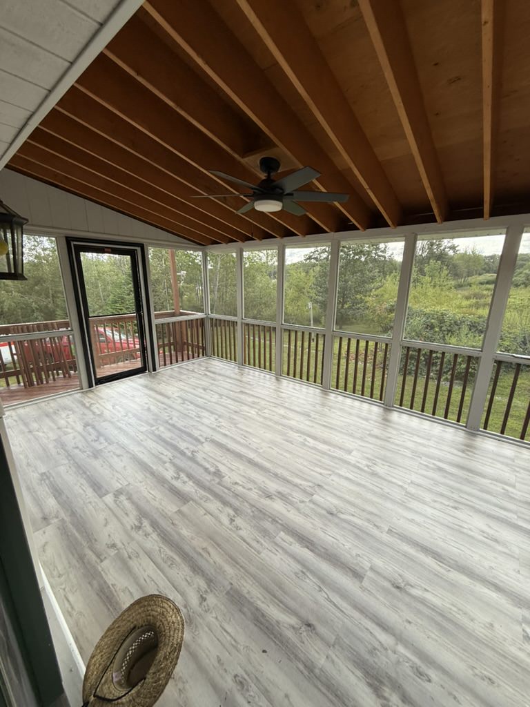 Screenroom Hamlock Farms —12x20 Screen room with black and white triming